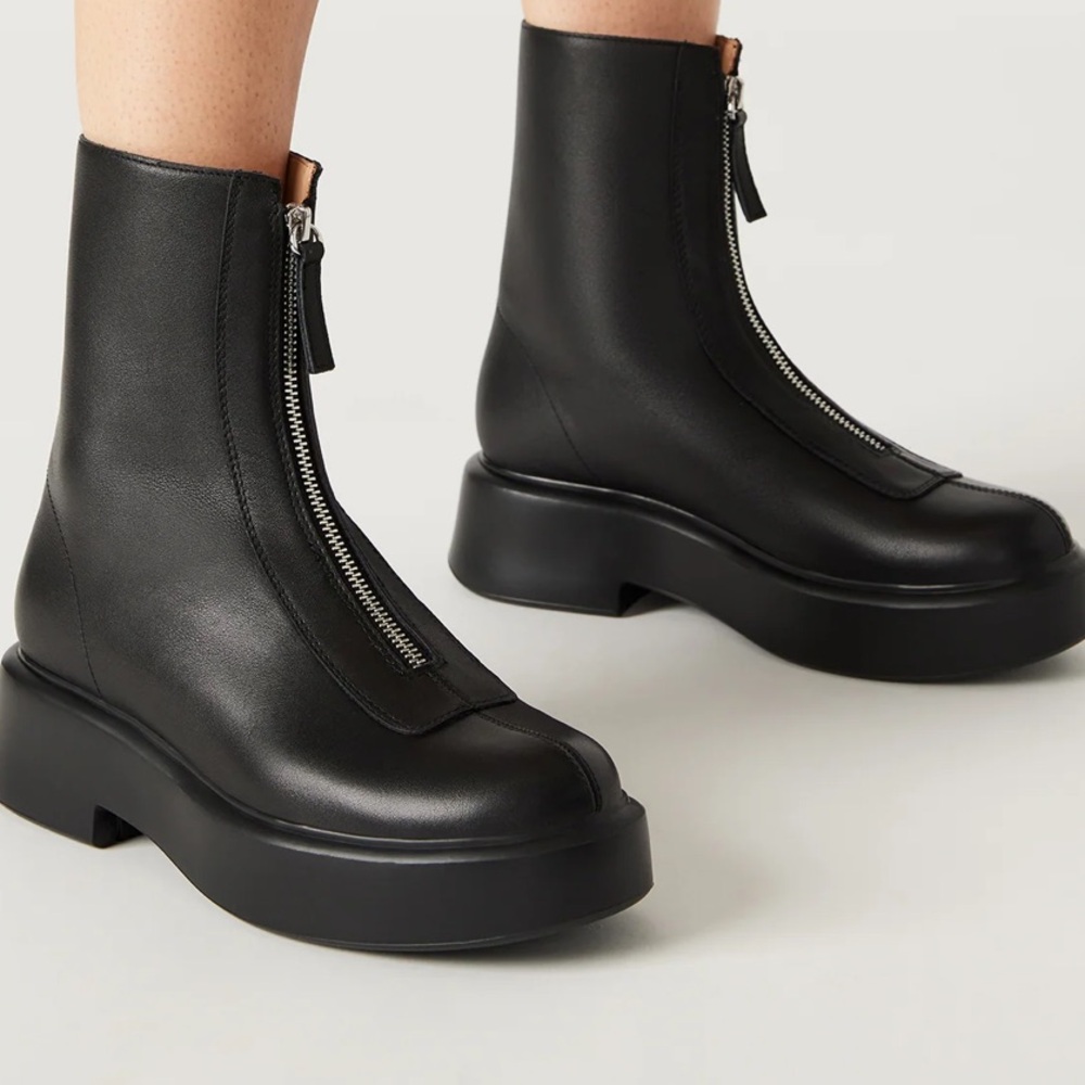 Jones Leather Steve Madden Black Zippered Ankle Boots